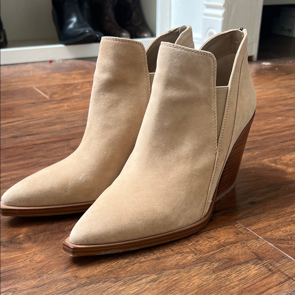 Vince Camuto suede Ankle Booties